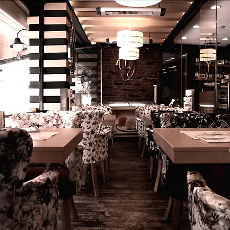 Nobel Hotel 3*